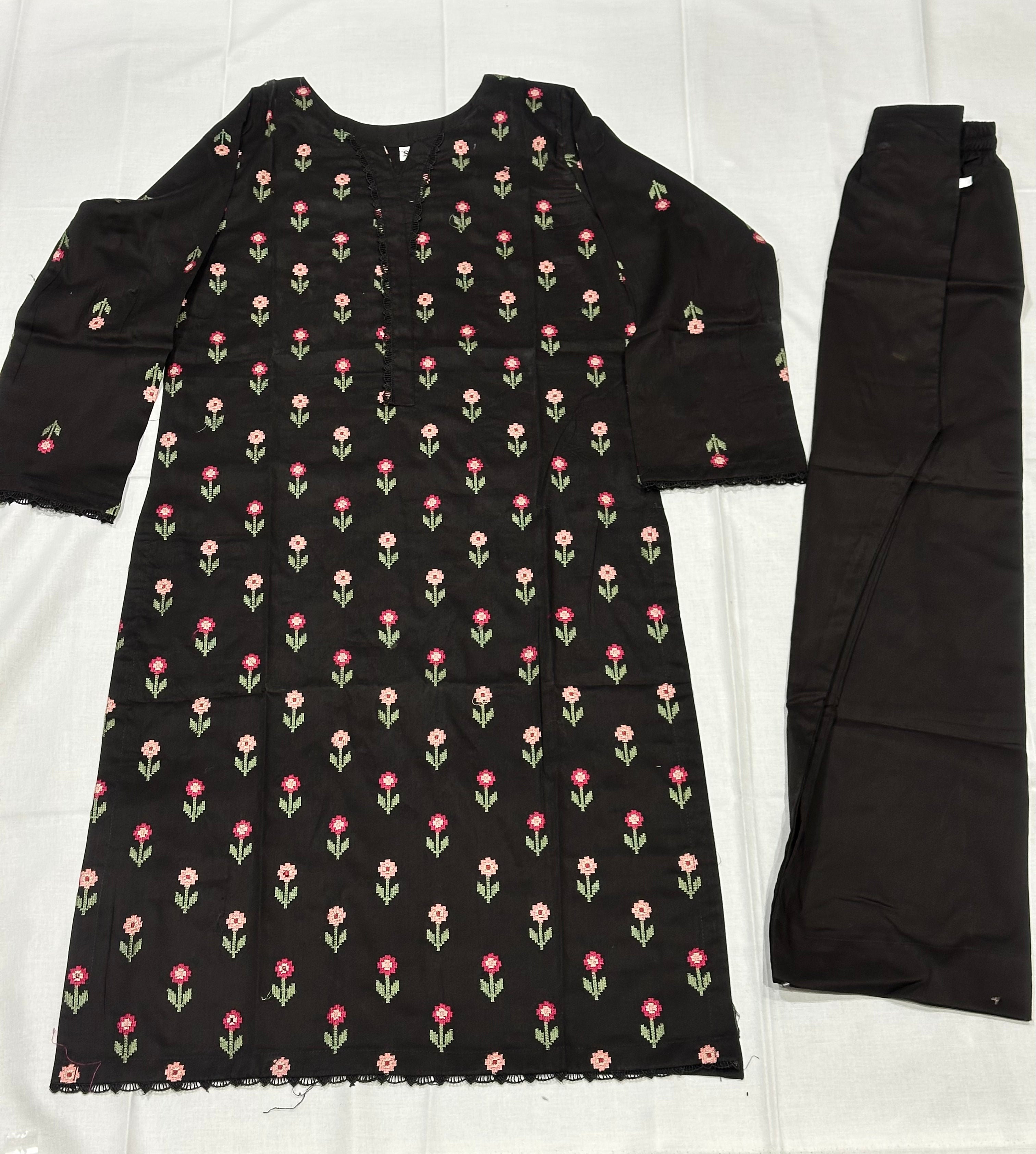 Gulnaar Charm(black)